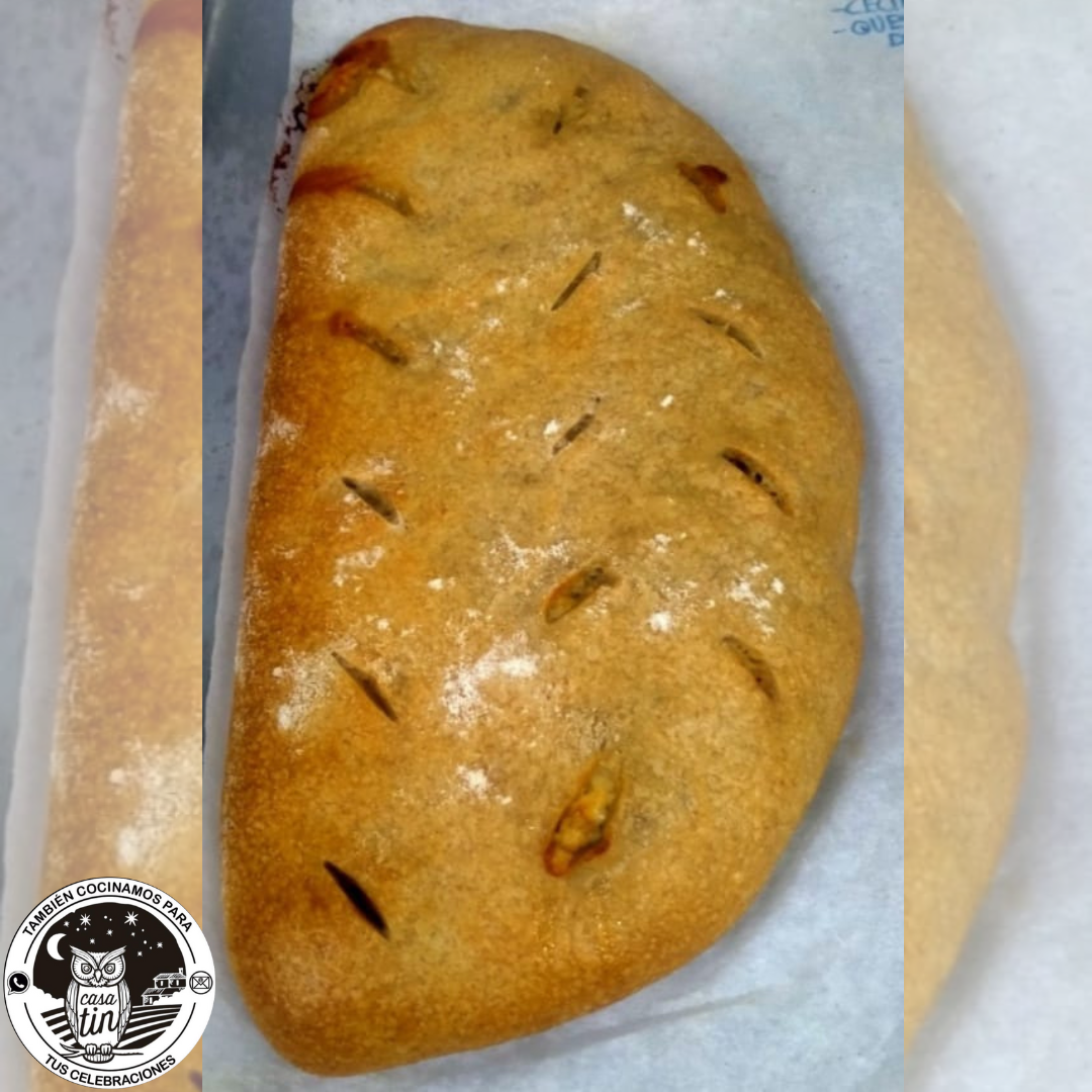 Empanada de carne de cocido con tomate